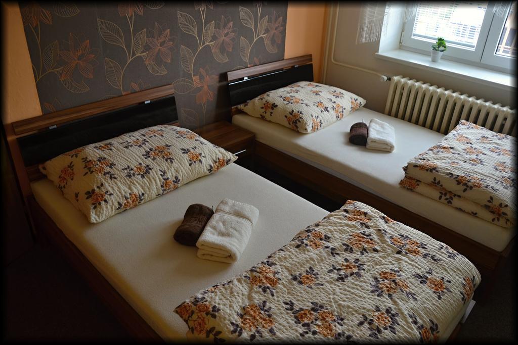 Penzion U Kohoutka Pardubice Phòng bức ảnh